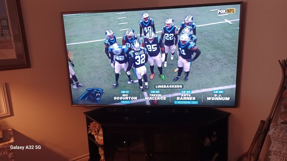 LG 75" 4K UHD HDR LED Smart TV Like New With Soundbar