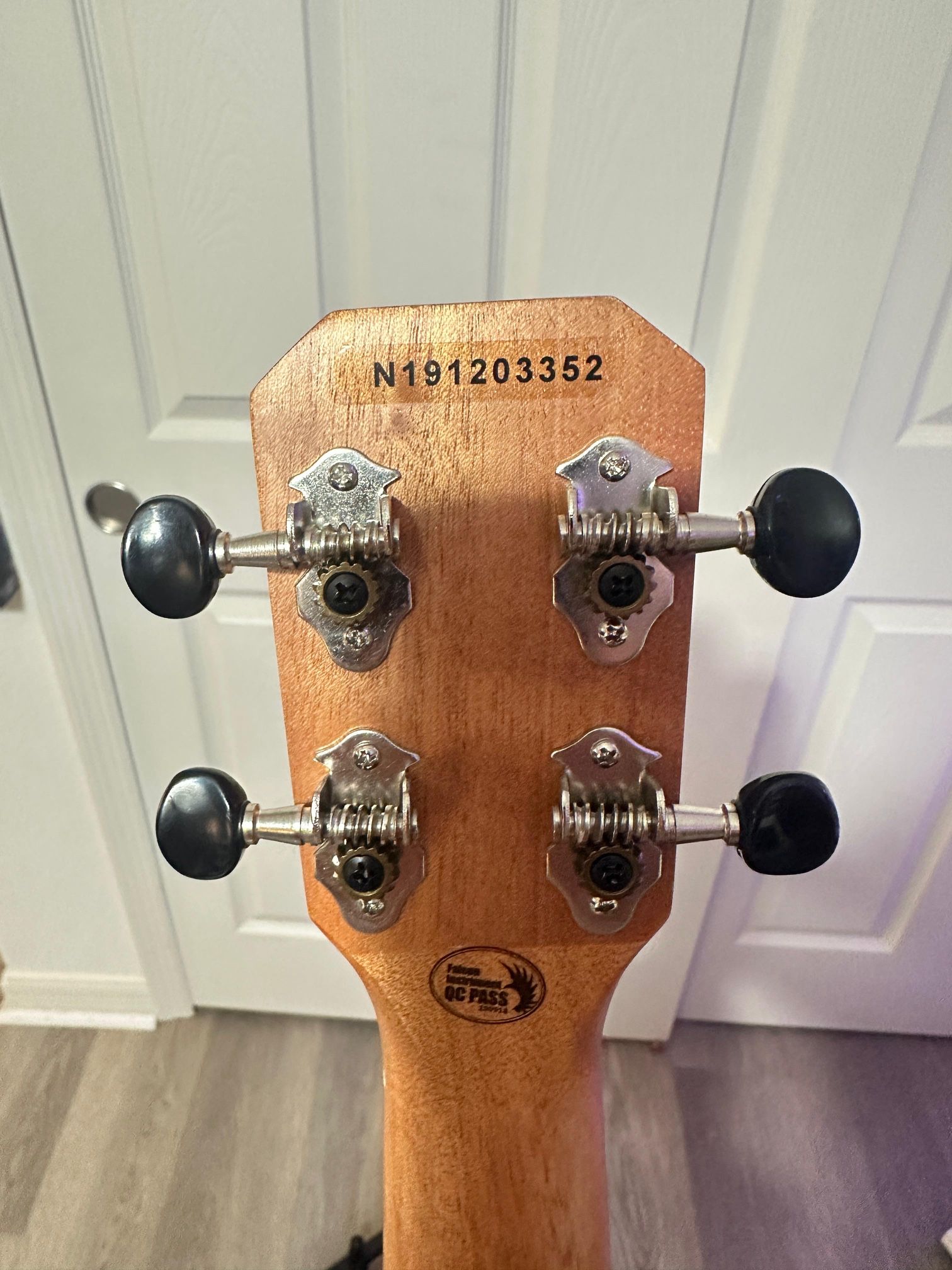 Ukelele Flight NUT310