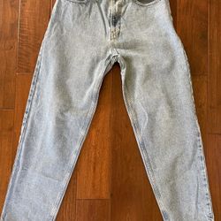 Vintage Tommy Hilfiger TOMMY JEANS - Men’s Size 30 x 30 - Retro High Rise, Loose Fit, Tapered Leg