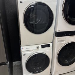 24” - Condo / Apartment Size Washer And Dryer Set - 220v 