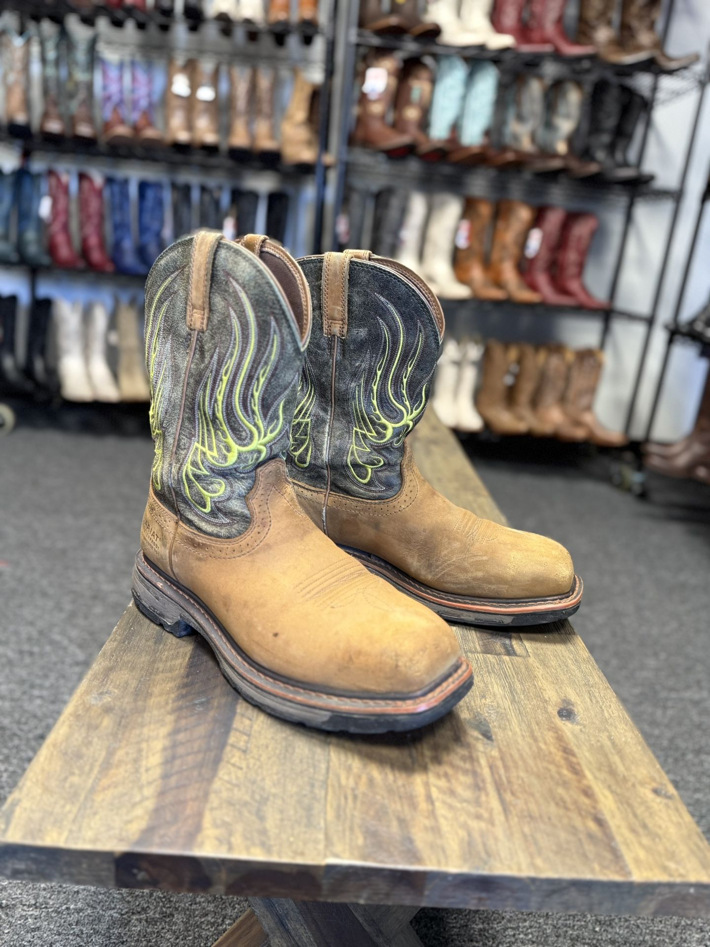 Ariat Men's WorkHog Mesteno Composite Toe Waterproof Work Boots 10 EE