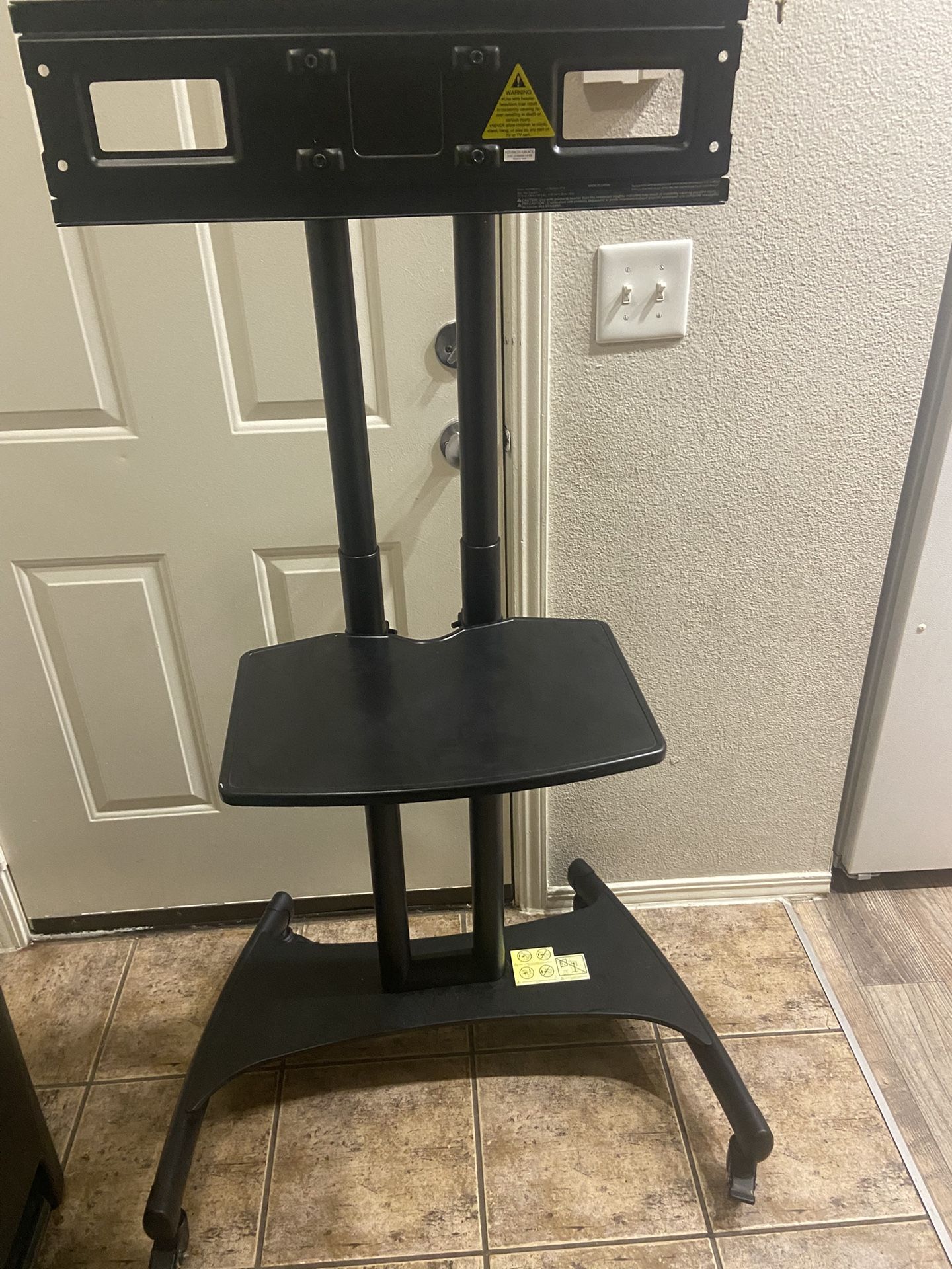 Kanto Rolling Tv Stand