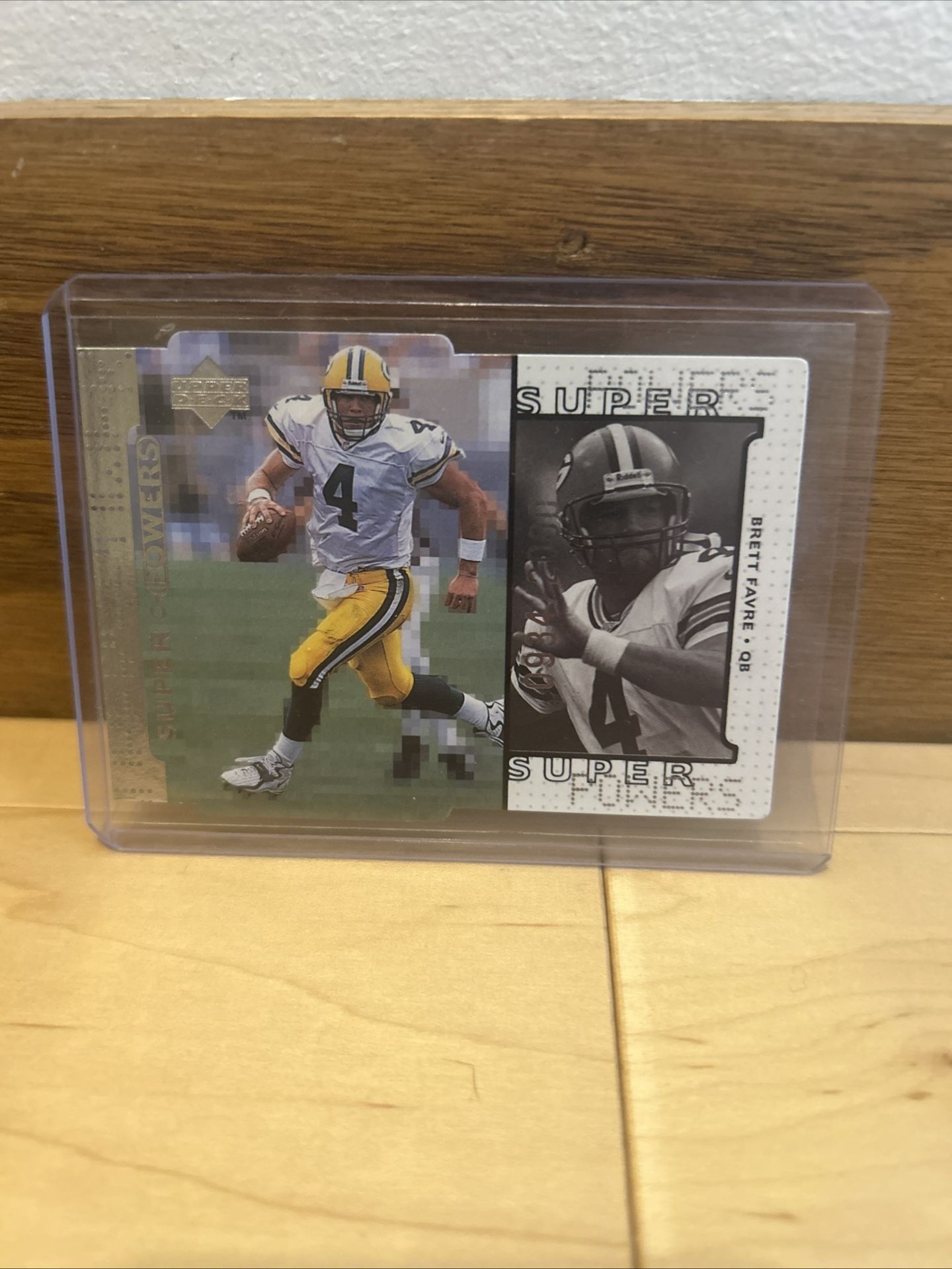 Brett Favre super powers die cut /2000
