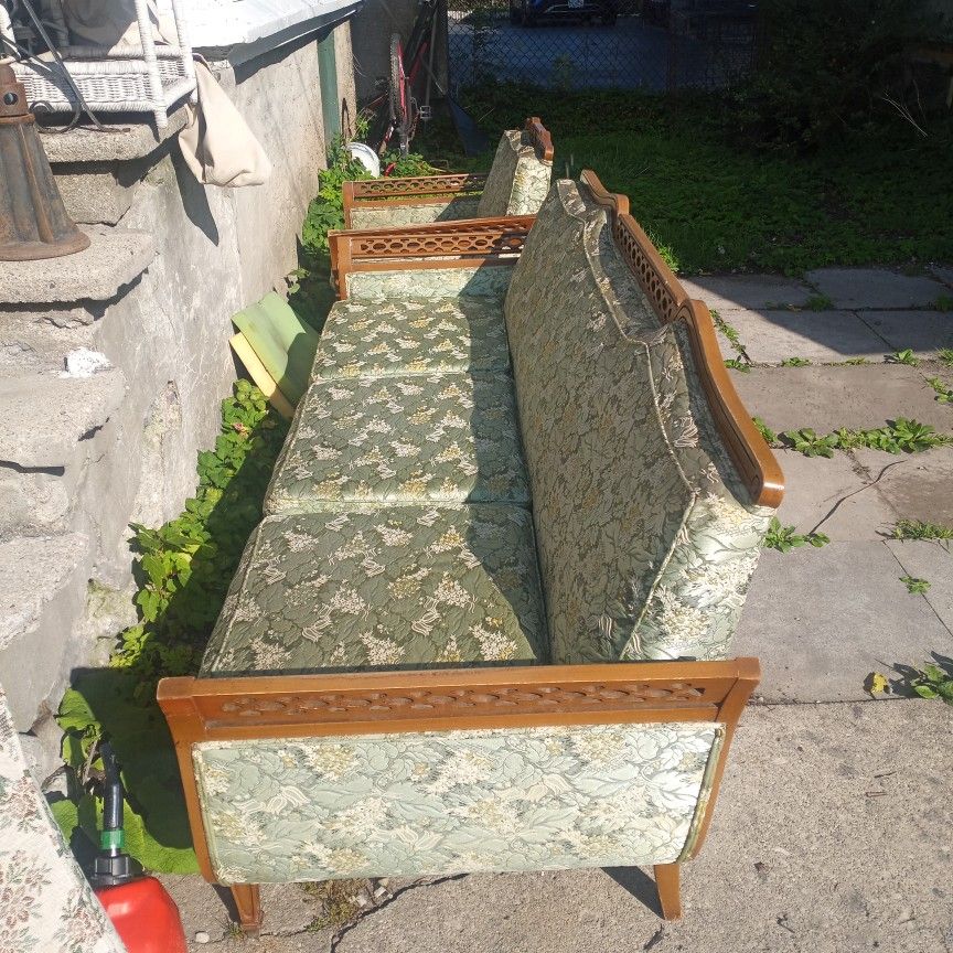 Antique Furniture 1920,1930ish In Great Condition For Bout 100 Yes