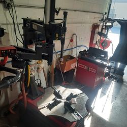Tire Changer & Balancer