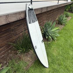5’11      31.8L   Surfboard