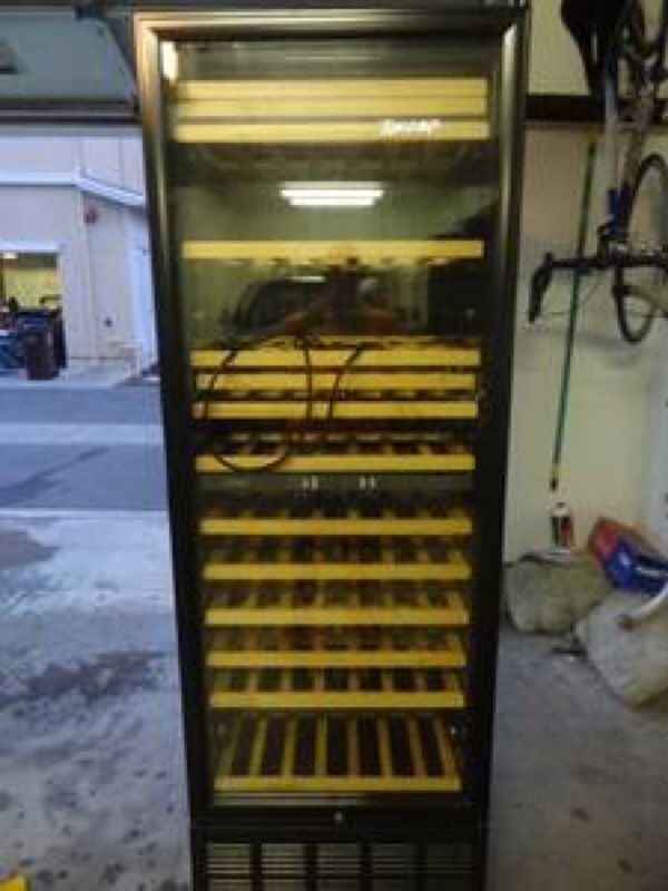 VINOTEMP WINE CELLAR VT-182 Very Clean!