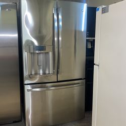 G.E Refrigerator French door Stainless Steel 