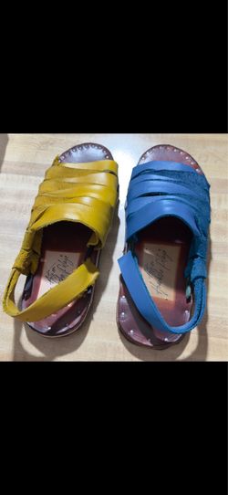 HUARACHES NUEVOS    8 -1/2 to 9 SIZE