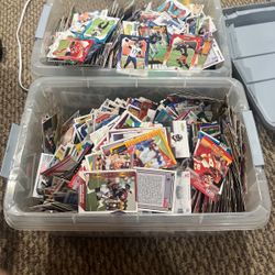 Over 1000 NFL/MLB trading Cards