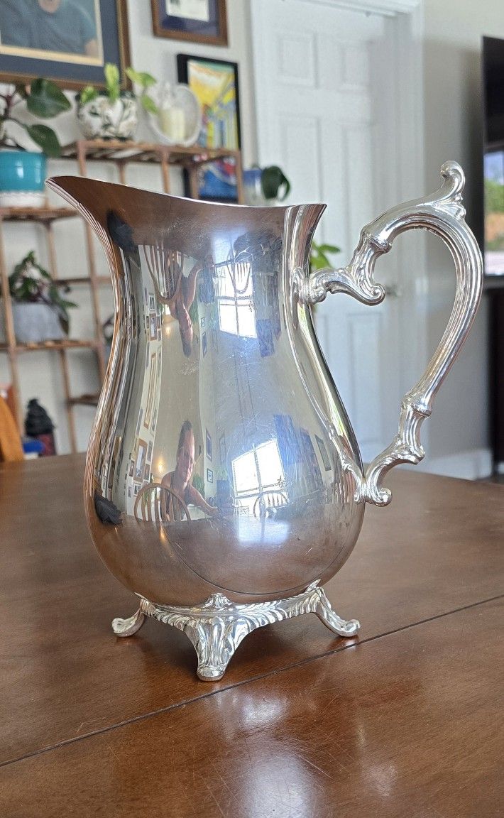 Vintage Wm Rogers #817 Silver Plated Beverage Water Pitcher with Ice Guard