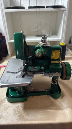 3-thread overlock machine