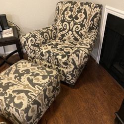 Living room chair + ottoman