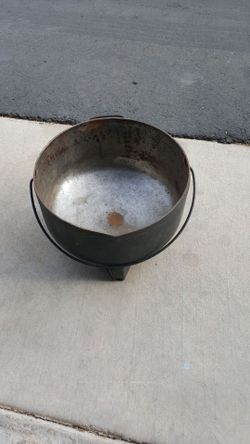 Large 8-Inch Deep Metal Cooking Pot