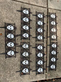 Creepy Gothic Skull Fences (Creepy Gothic Skull Fences (7 pieces)-Halloween 25”x12.5”