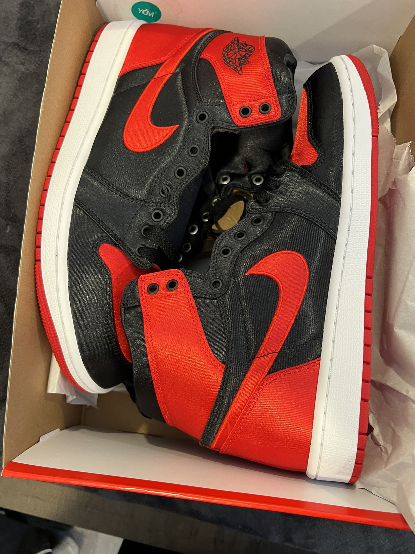 Jordan 1 Satin Red 9.5 Men