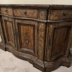 Haverty’s Sofa Table