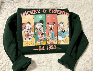 Mickey And Friends Christmas Crewneck ❤️