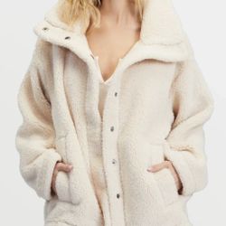 Billabong Sherpa Women Faux Fur Jacket Teddy Bear Snap Button Warm N Cozy M NWT