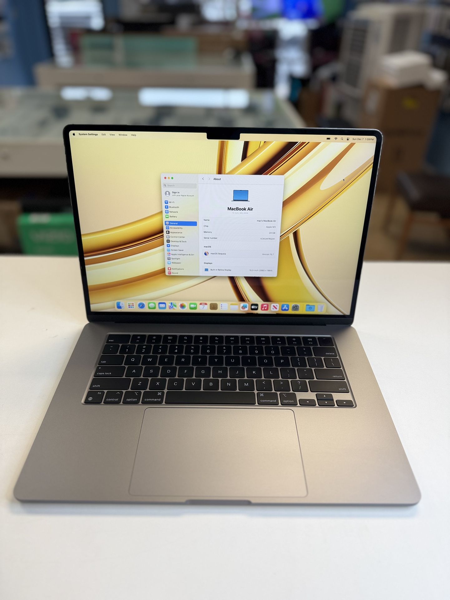 MacBook Air 15inch M3-24GB Ram-500ssd with Apple Care Plus till 2027