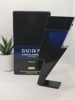 Carolina Herrera
 
Bad Boy Cobalt Elixir

3.4 fl  (DAMAGED CAP BUT SPRAYS FINE)