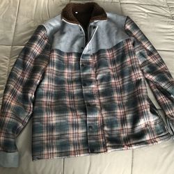 Men’s Size Large Plaid Fleece-lined Jacket