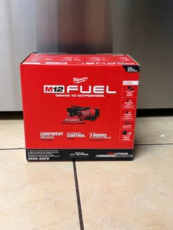 Milwaukee Random Orbital Sander Kit