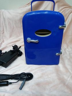 MINI FRIDGE $25 NEW