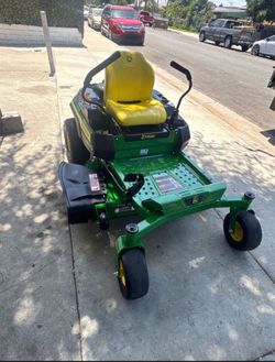 John Deere Z315E 42 in. 20 HP Gas Dual Hydrostatic Zero Turn Riding Lawn Mower
