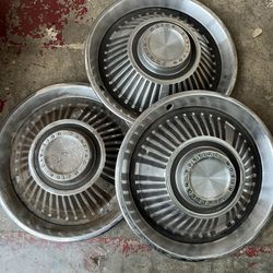 Pontiac Hub Caps