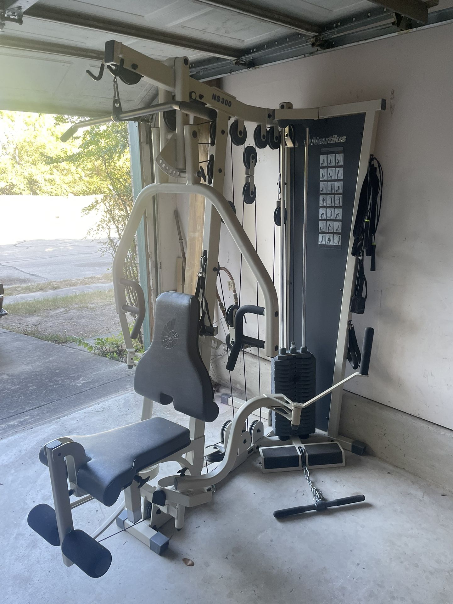Nautilus NS300 Home Gym