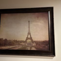 Eiffel Tower picture  