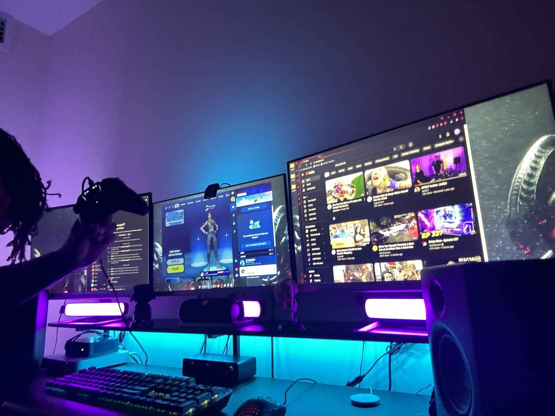 3 HP MONITORS