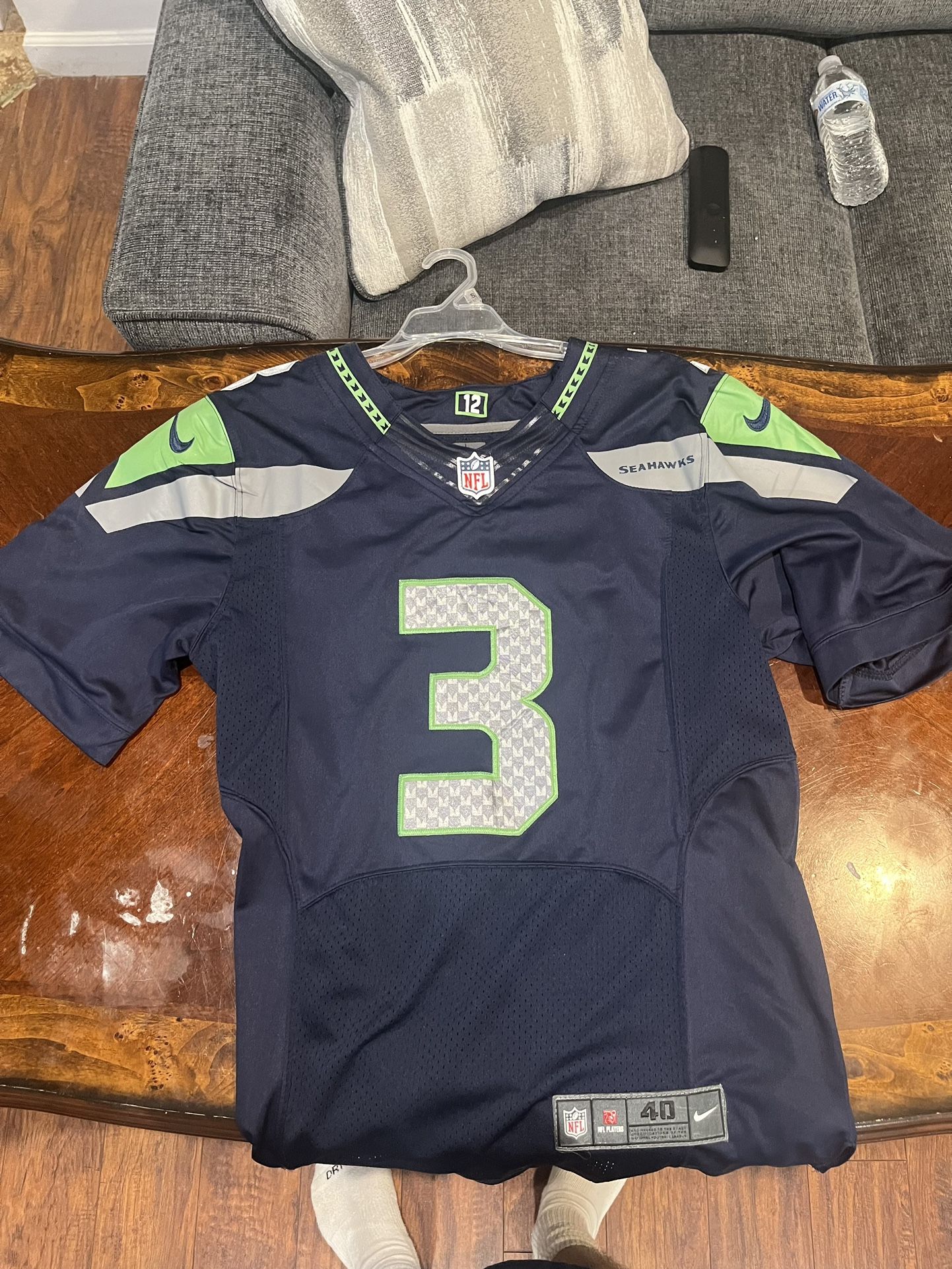 Russel Wilson Seahawks Jersey (men’s Medium)
