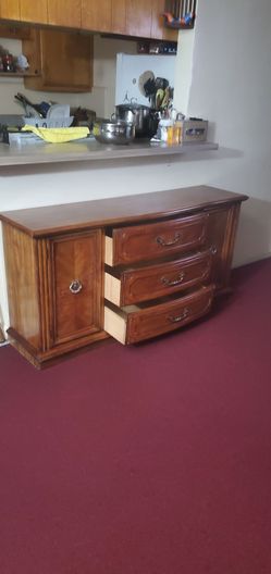 Dresser