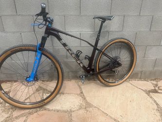 Trek procaliber c Gen 3 isobow carbon mountain bike size large new