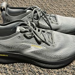 Brooks Adrenaline GTS 25/ size 10M
