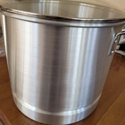 Brand New Stock Pot With Lid 