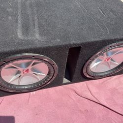 ($260 No Less/ No Menos) Kicker CVR 12s / Monoblock Amp / Ported Sub Box