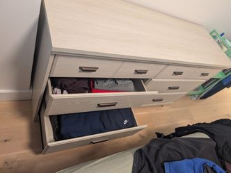Dresser Chest/Drawers