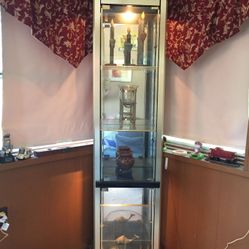 Light-up display cabinet