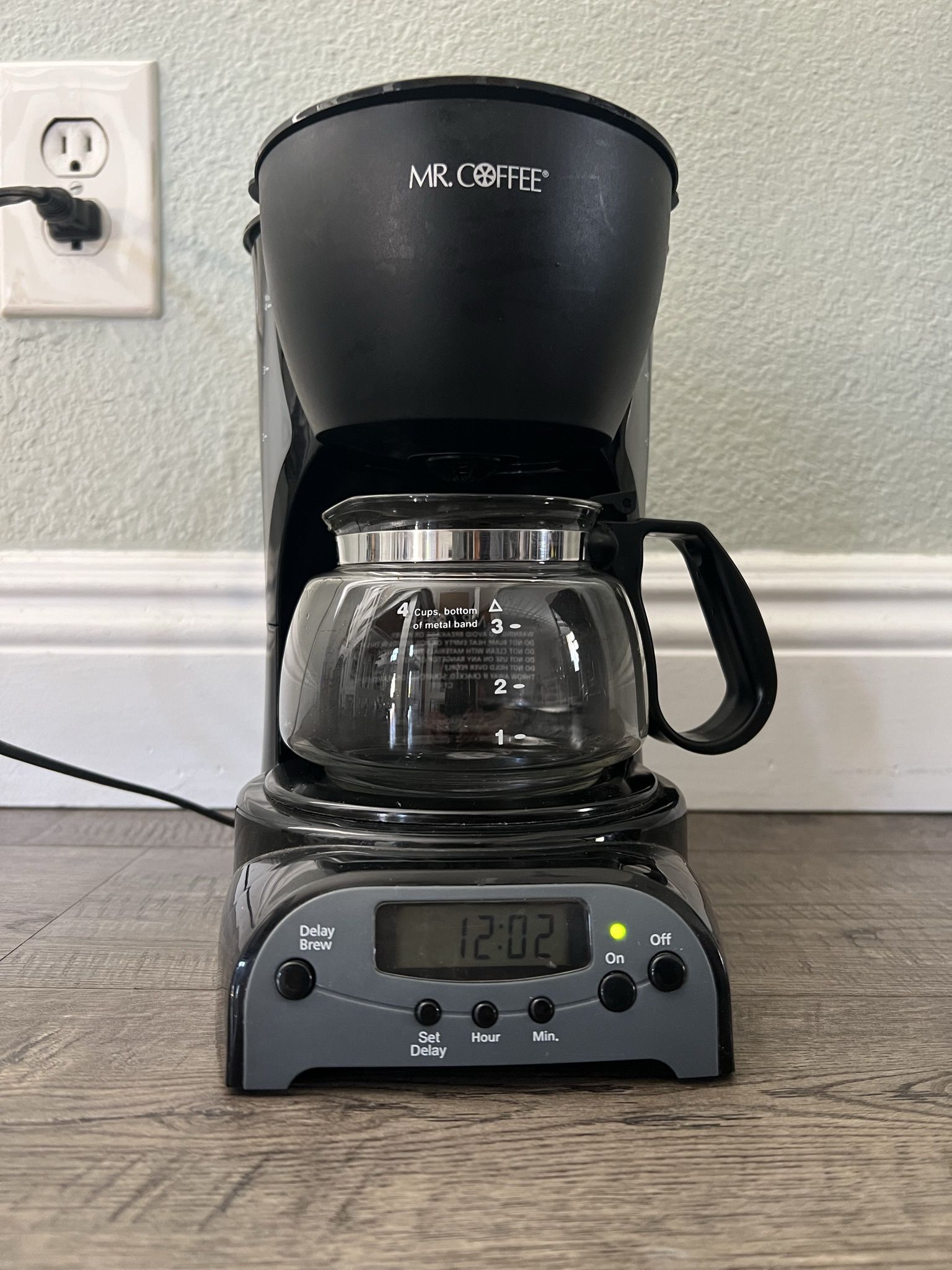 mr-coffee-4-cup-programmable-coffeemaker-drx5-black-for-sale-in-la