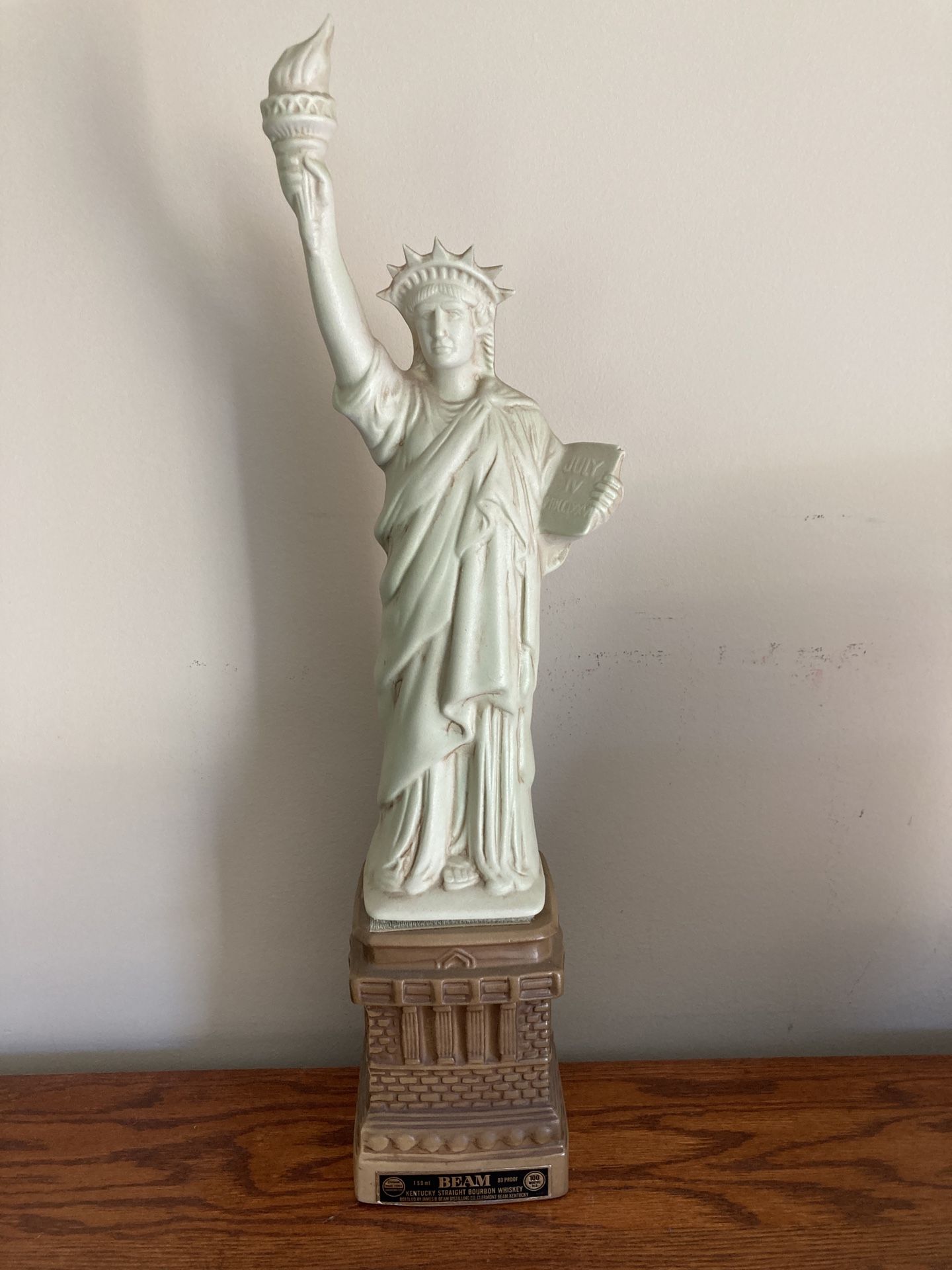 1985 Jim Beam Statue Of Liberty Decanter