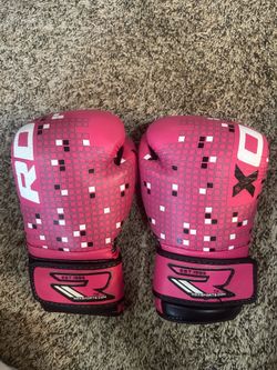 Boxing gloves