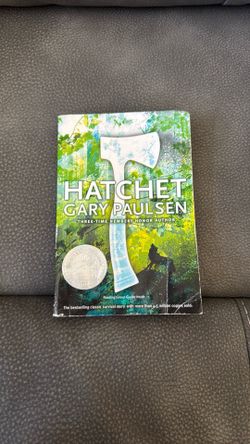 Hatchet By Gary Paulsen Soft Cover Book