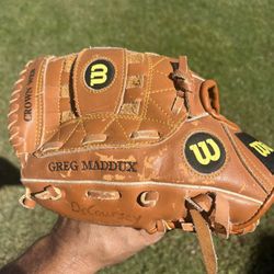 Youth Wilson A2462 Greg Maddux Baseball Glove