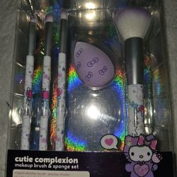 Hello Kitty Makeup Brushes Set 