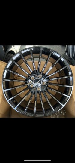 Mercedes 19” new amg styie rims sets