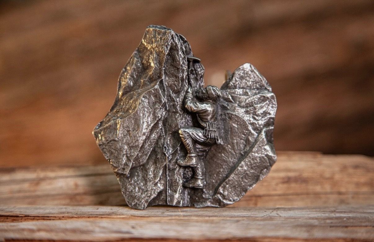 Vintage 1980 - Bergamot - MOUNTAIN ROCK CLIMBER - pewter BELT BUCKLE - climbing