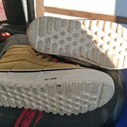 Sk8 MTE VANS BOOTS WORN ONCE!!!!! 